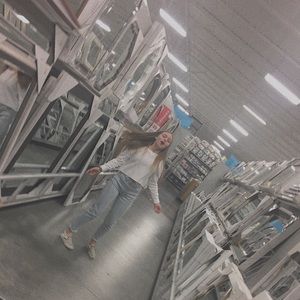 Meet your Posher, Alyson